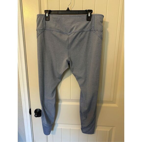 Nike Women’s Dri-Fit One Luxe Gray Mid-Rise Plus Size Workout Leggings Size 1X - Picture 4 of 6